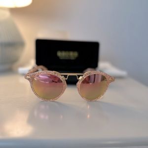 Krewe Camelia sunnies